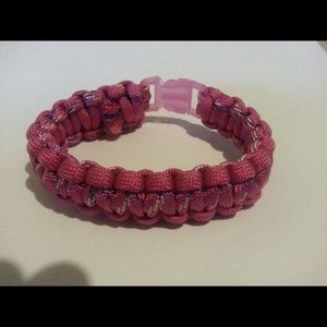 Paracord bracelet