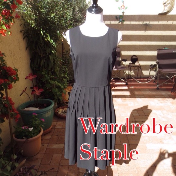 ✂️Reduced✂️Beautiful lined Calvin Klein dress!!