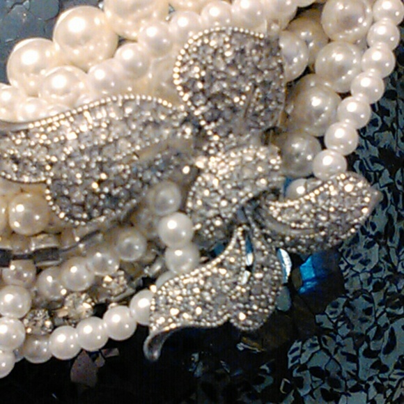 WHBM Necklace - Picture 4 of 4