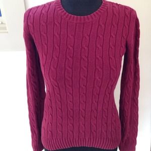Maroon/ burgundy sweater 😘