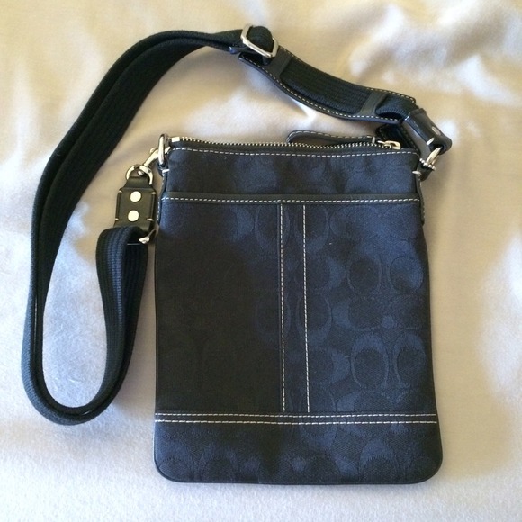 ❌SOLD❌ Authentic Coach swing pack!