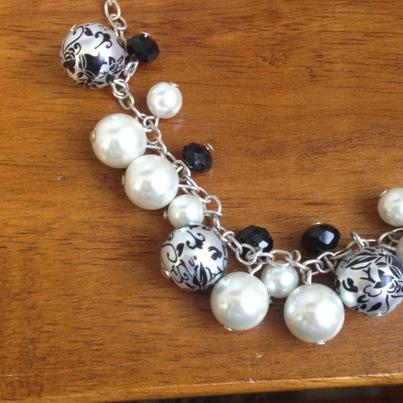 Necklace - Picture 2 of 3