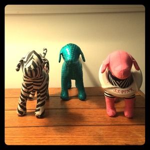 Victoria secret pink dogs