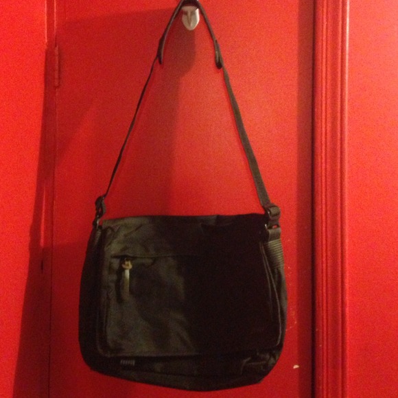 J.CREW MESSENGER BAG