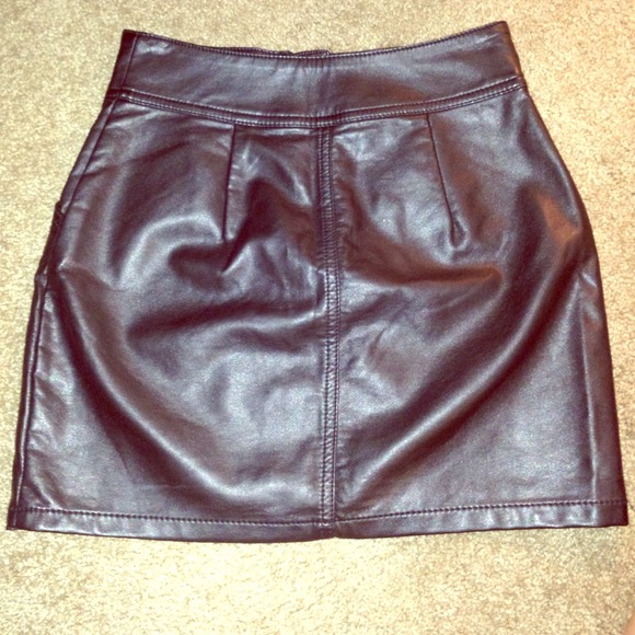 Black leather h&m skirt