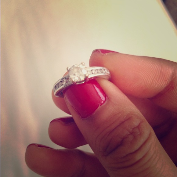 14K white gold Engagement ring 1Ct total diamond - Picture 1 of 2