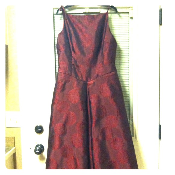 David Meister Dresses & Skirts - DAVID MEISTER deep red dress !! PROM OR PARTY GOWN