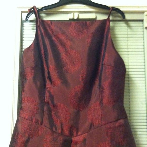 DAVID MEISTER deep red dress !! PROM OR PARTY GOWN - Picture 2 of 3