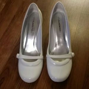 Brand New white kitten heels