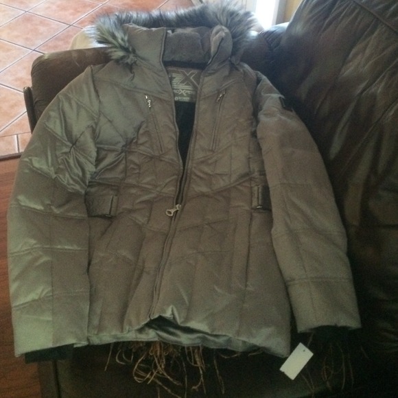 Lightweight insulated Jacket size M. Color grey.