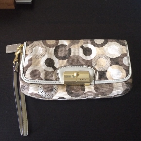 Coach Clutches & Wallets - Coach wristlet