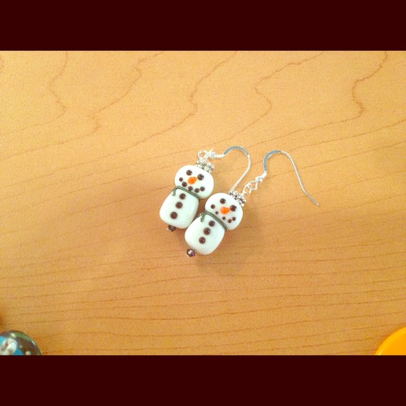 Cute snowman earrings
