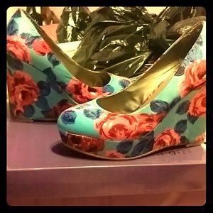 Madden girl floral wedges