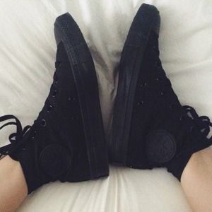 Black High top Converse