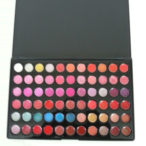 Lip stick pallet