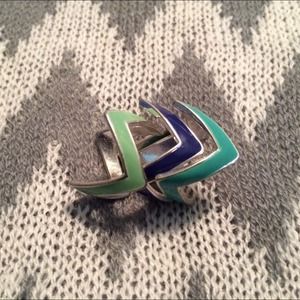 Chevron rings