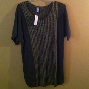 Bundle olive sweater and purple diamond sweater.