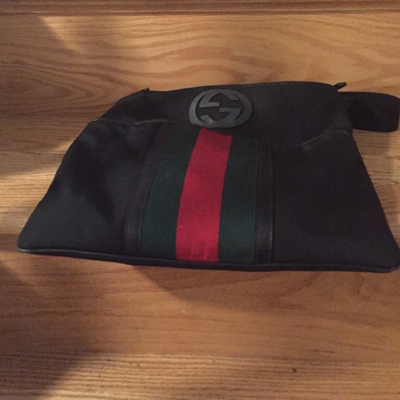 AUTH GUCCI black messenger bag, almost brand new! - Picture 4 of 4