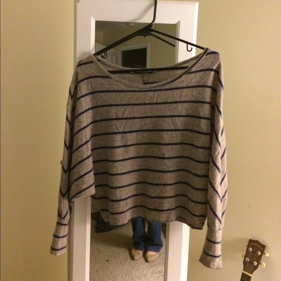 HOLD brandy melville sweater crop