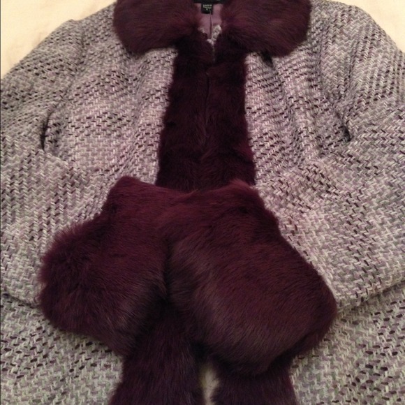 Bebe tweed jacket/blazer with fur collar.