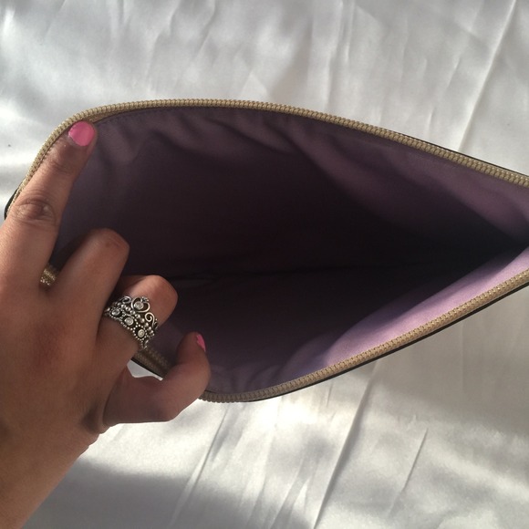 COACH iPAD CASE💕 - Picture 2 of 3