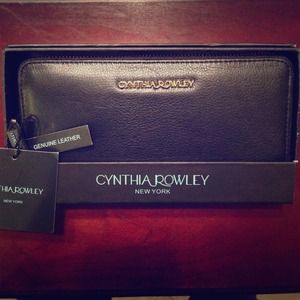 NWT Cynthia Rowley Black Leather Zip Wallet