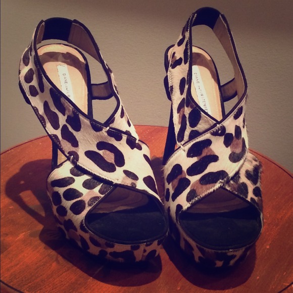 SEXY DVF PLATFORM HEELS