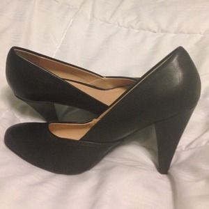 NWOT Black Pumps