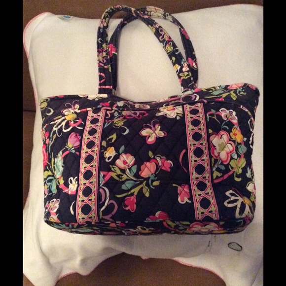Vera Bradley Handbags - Vera Bradley Tote