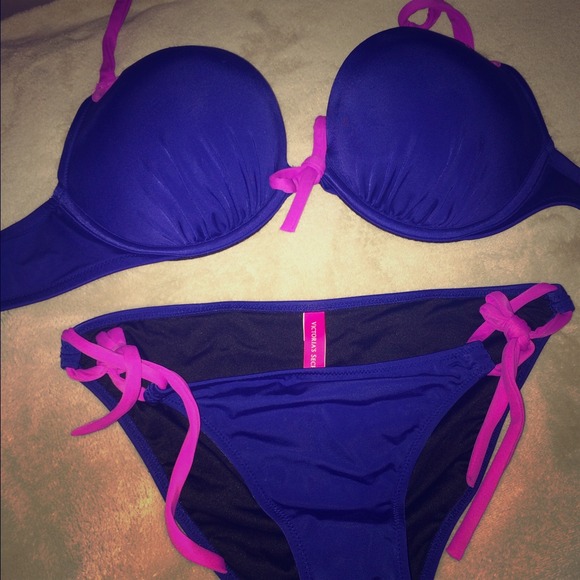 Bombshell Victoria secret bikini. Available!