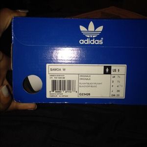 Adidas Samoa Women's shoe black and white