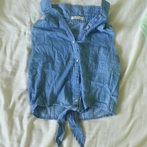 Sleeveless Chanbray Tie Front Top