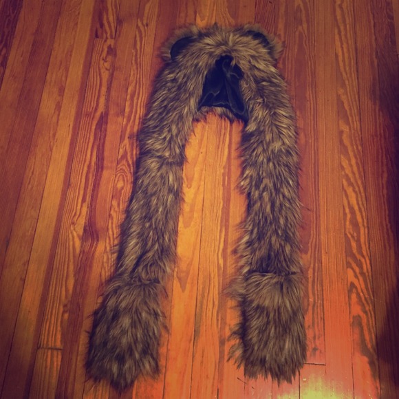 Adorable Bear hat/scarf combo with mittens