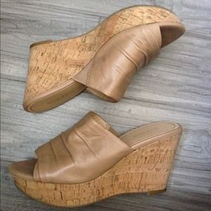 Nine West beige cork wedges