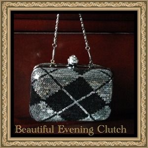 🎉HP🎉 BEAUTIFUL BLACK & SEQUINS CLUTCH-NWOT
