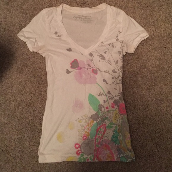 American Eagle V-Neck