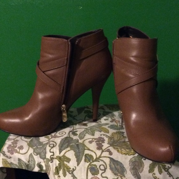 Booties... - Picture 3 of 4