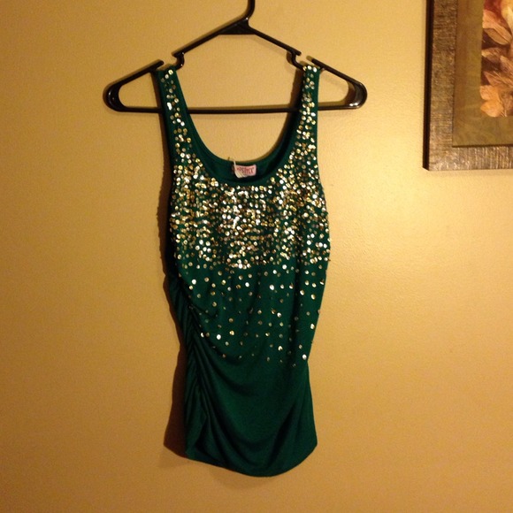 ✨SOLD✨ lipstick sequined tank top
