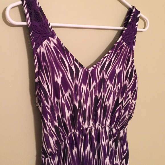 Dress - Picture 2 of 4