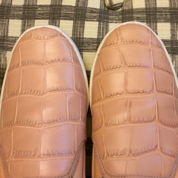 ⭐️LAST DAY!!⭐️Report Argo Blush Slip On Sneakers - Picture 3 of 4