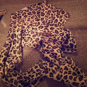 Leopard print scarf