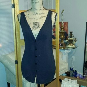 Sleeveless black cardigan