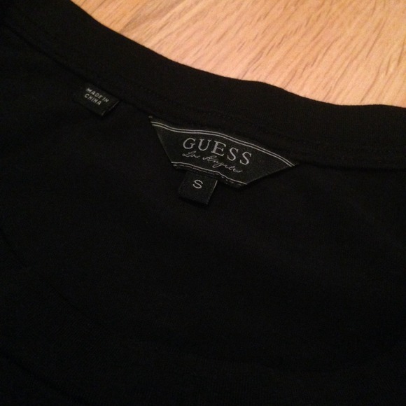 ❌BUNDLED❌Black Guess Studded Padded Shoulder Tee - Picture 3 of 4