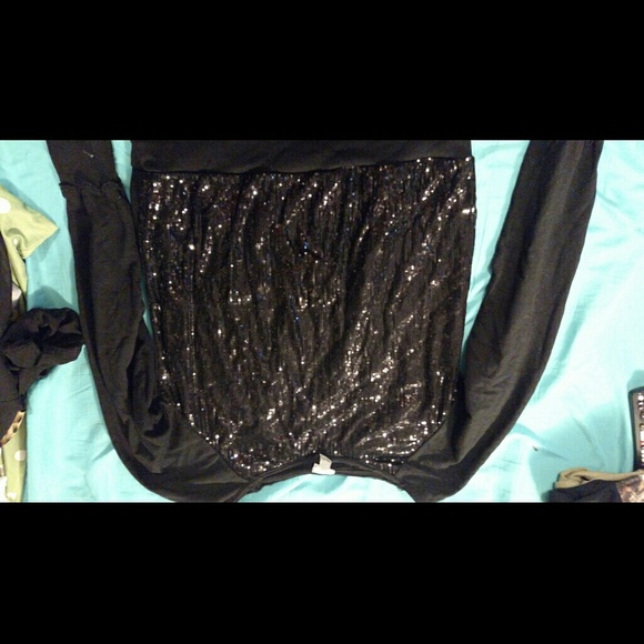 BLACK SEQUINED SWEATER!