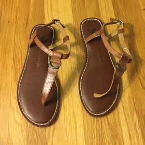 American Eagle Thong Flip Flops