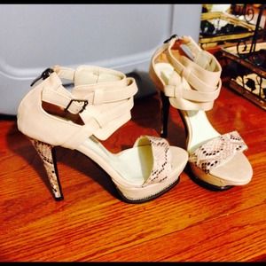 NWOT Beyoncé by Costume Nude heels
