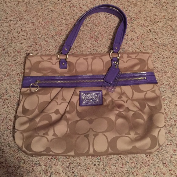 Coach Handbags - Coach Tote