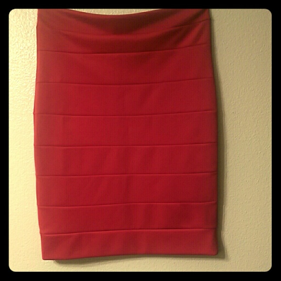 Knee length bodycon skirt