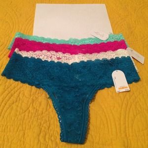 NWT Jessica Simpson Lace thong underwear bundle