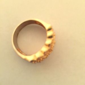 Gold plated ring with sparkling crystals